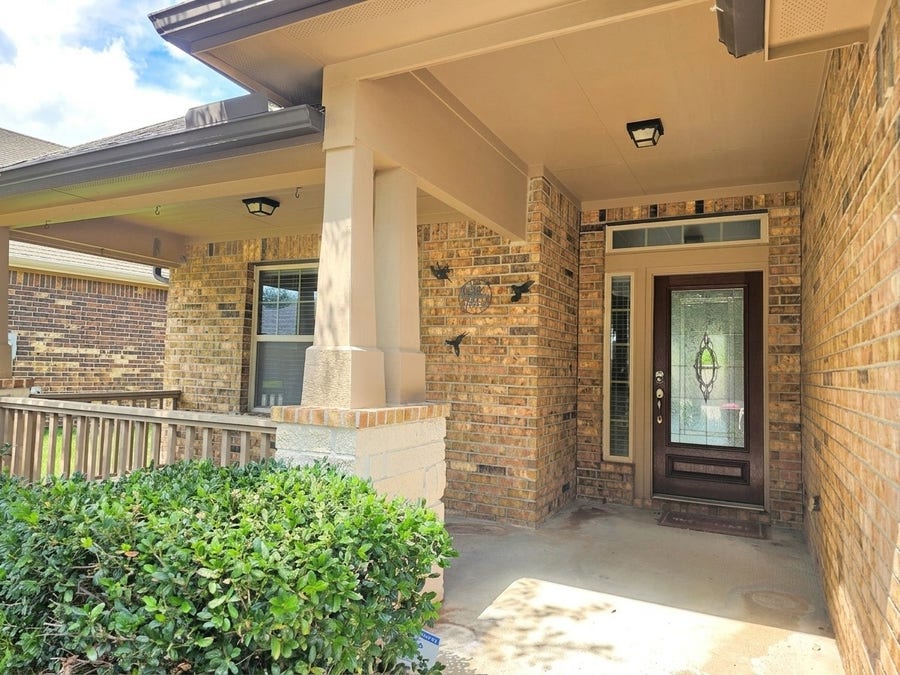 Property photo for 8206 Oxbow Manor Lane, Cypress, TX