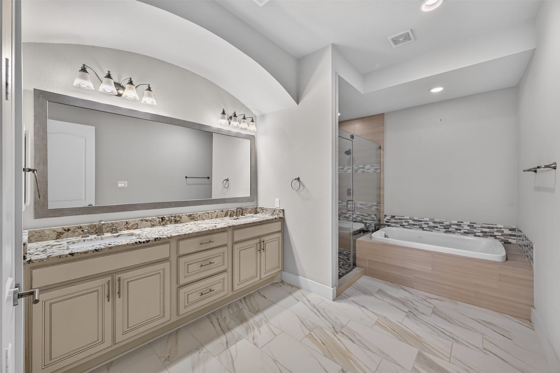 2711 Kennedy Street, Houston, TX 77003 2711 Kennedy Street, Houston, TX 77003