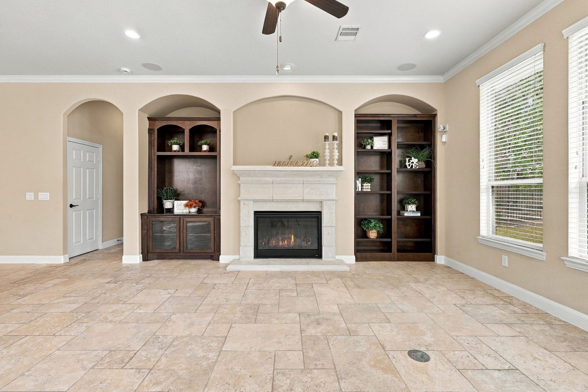 22 Jaspers Place, Spring, TX 77389