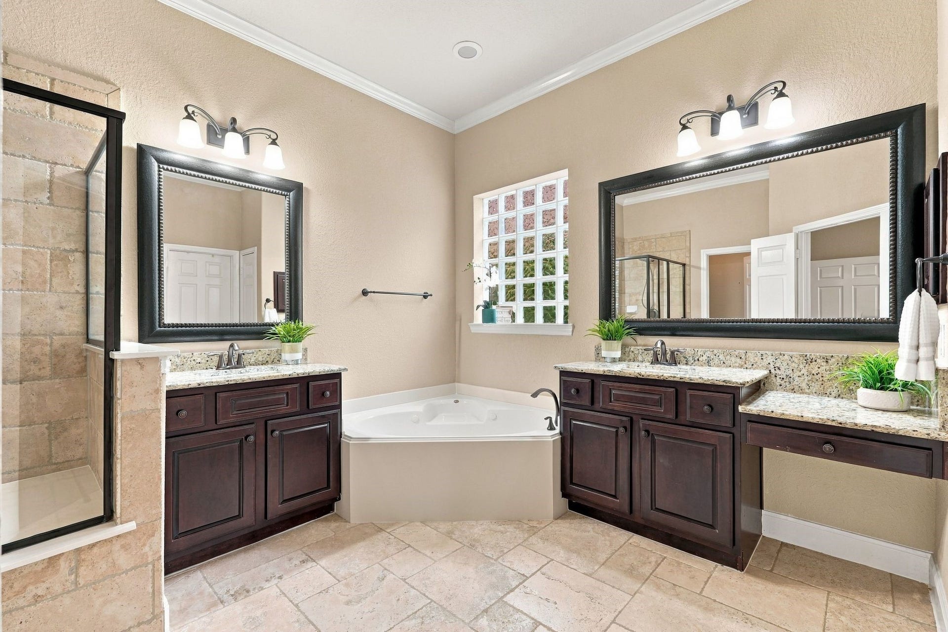 22 Jaspers Place, Spring, TX 77389