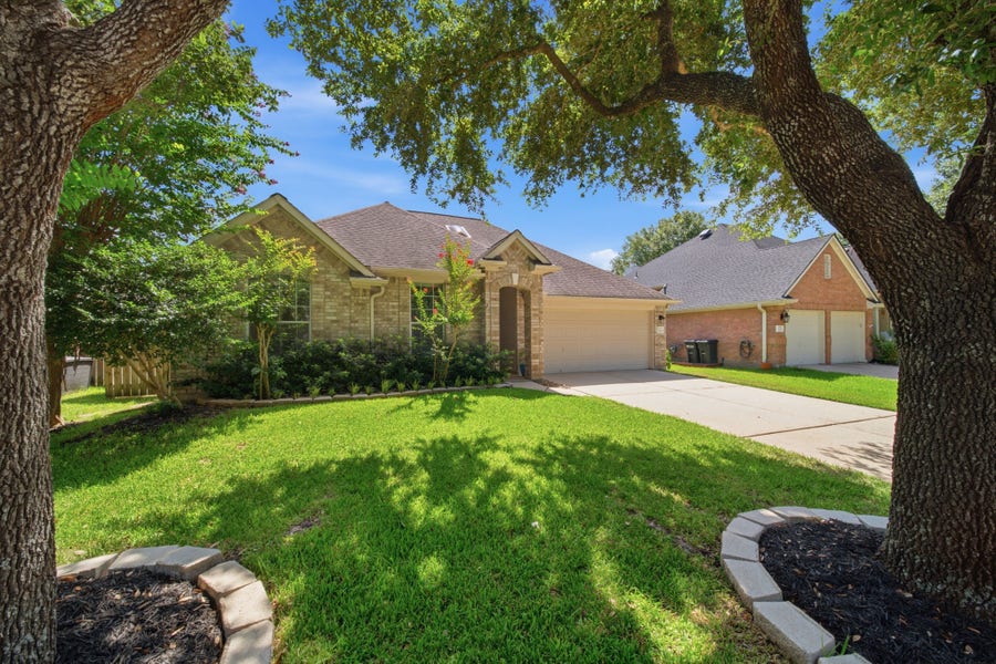 Property photo for 31214 Quail Oak Park Lane, Spring, TX