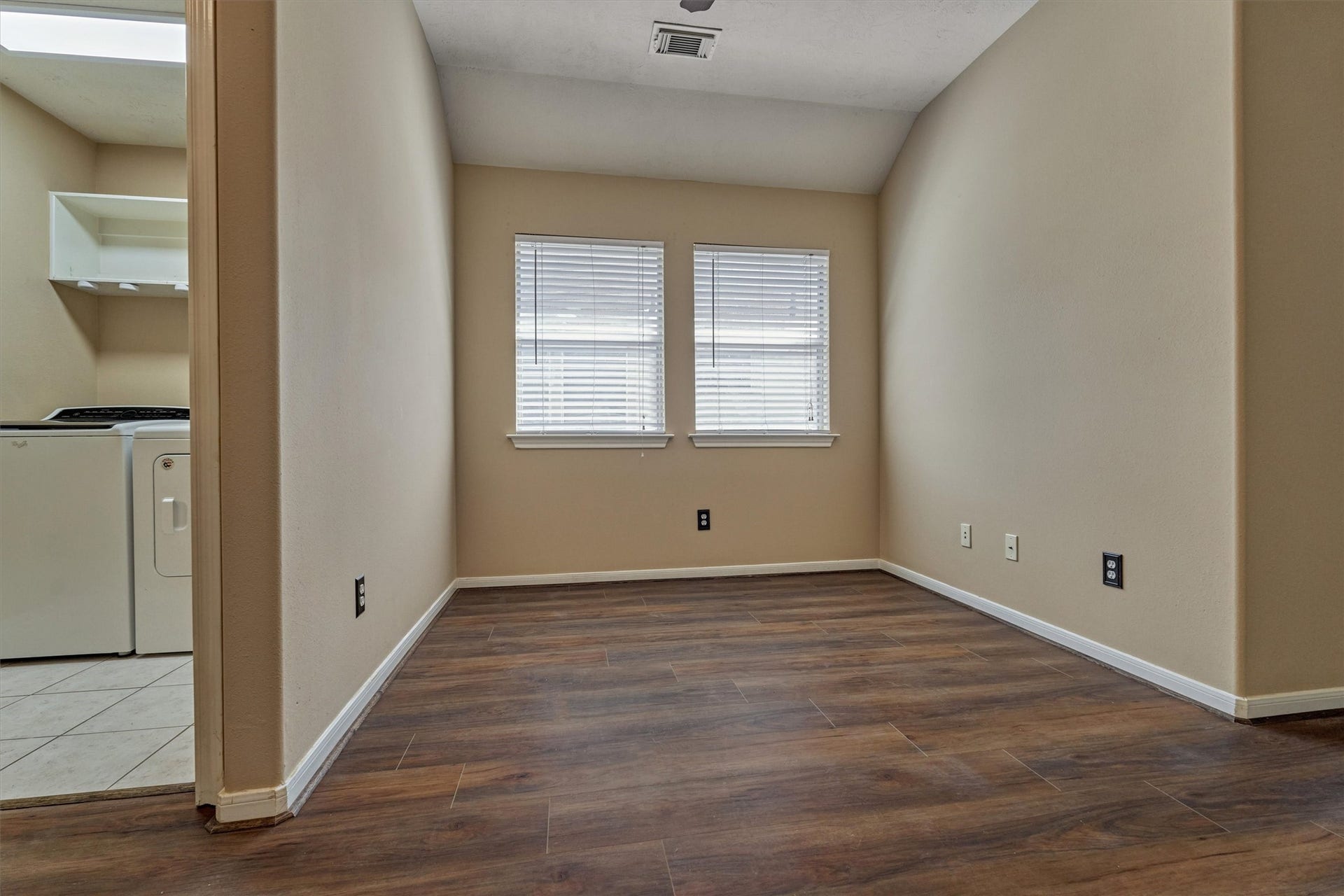 38 E Burberry Circle, The Woodlands, TX 77384 38 E Burberry Circle, The Woodlands, TX 77384