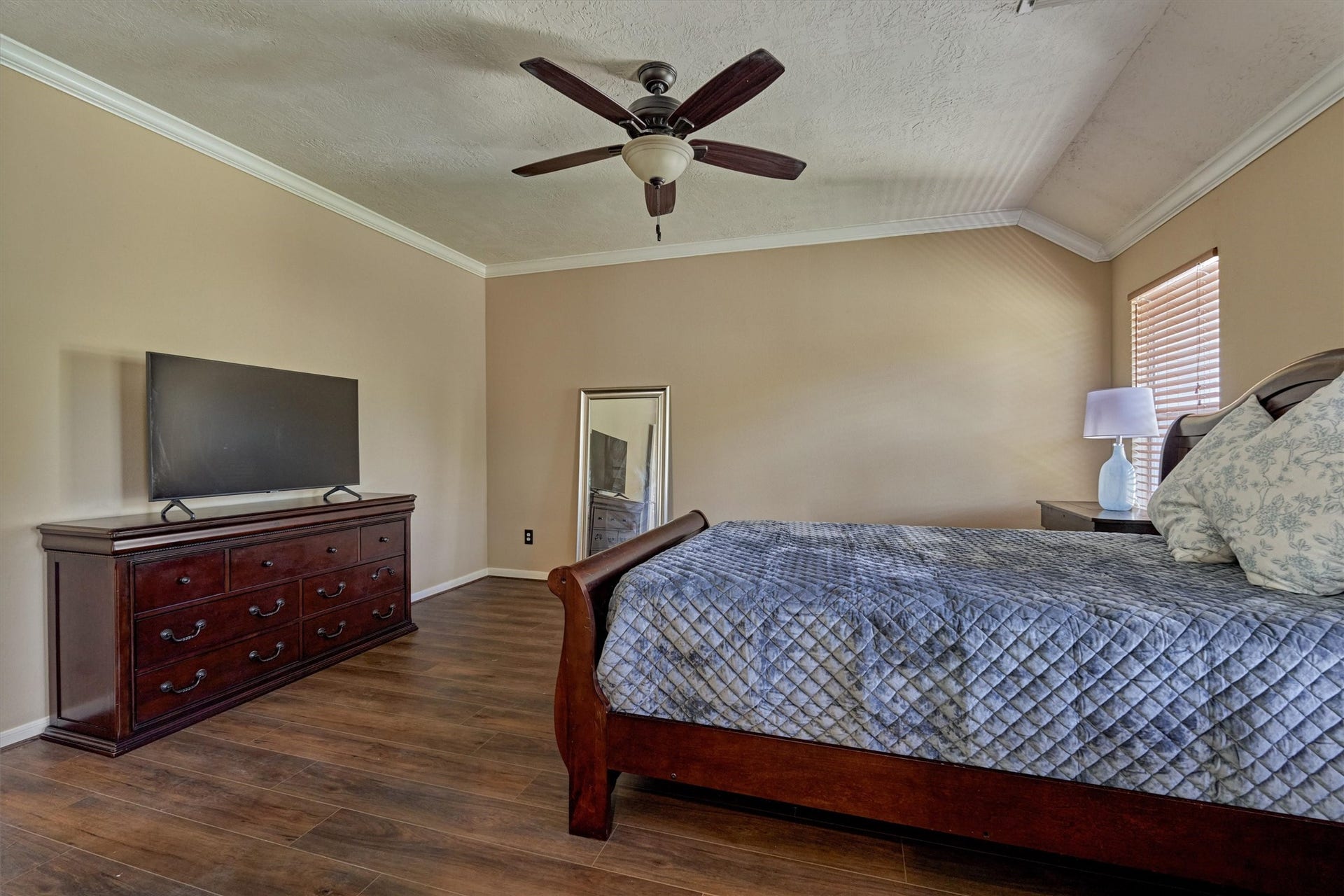 38 E Burberry Circle, The Woodlands, TX 77384 38 E Burberry Circle, The Woodlands, TX 77384