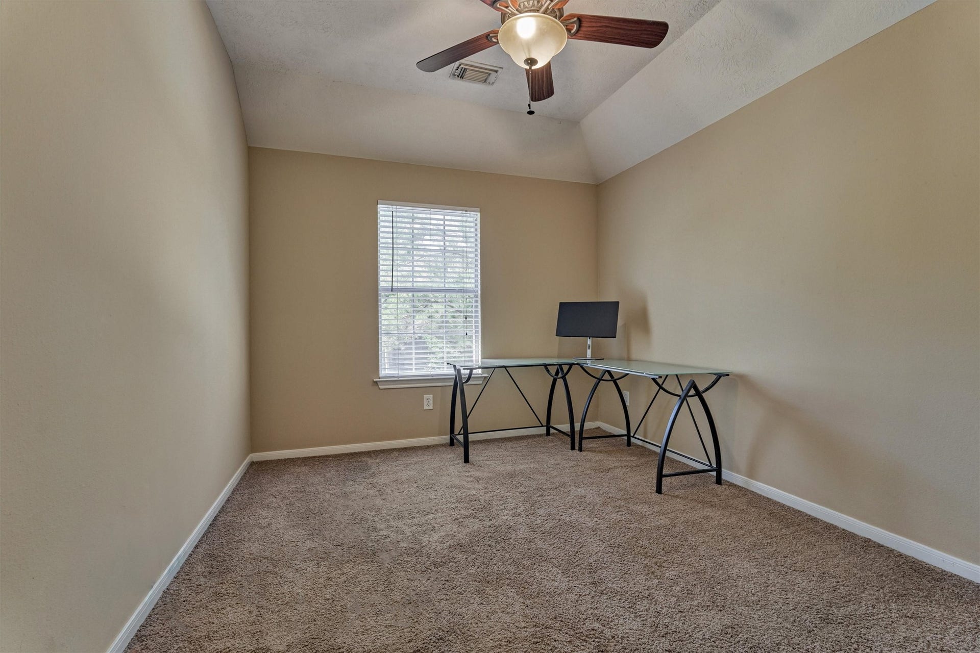 38 E Burberry Circle, The Woodlands, TX 77384 38 E Burberry Circle, The Woodlands, TX 77384