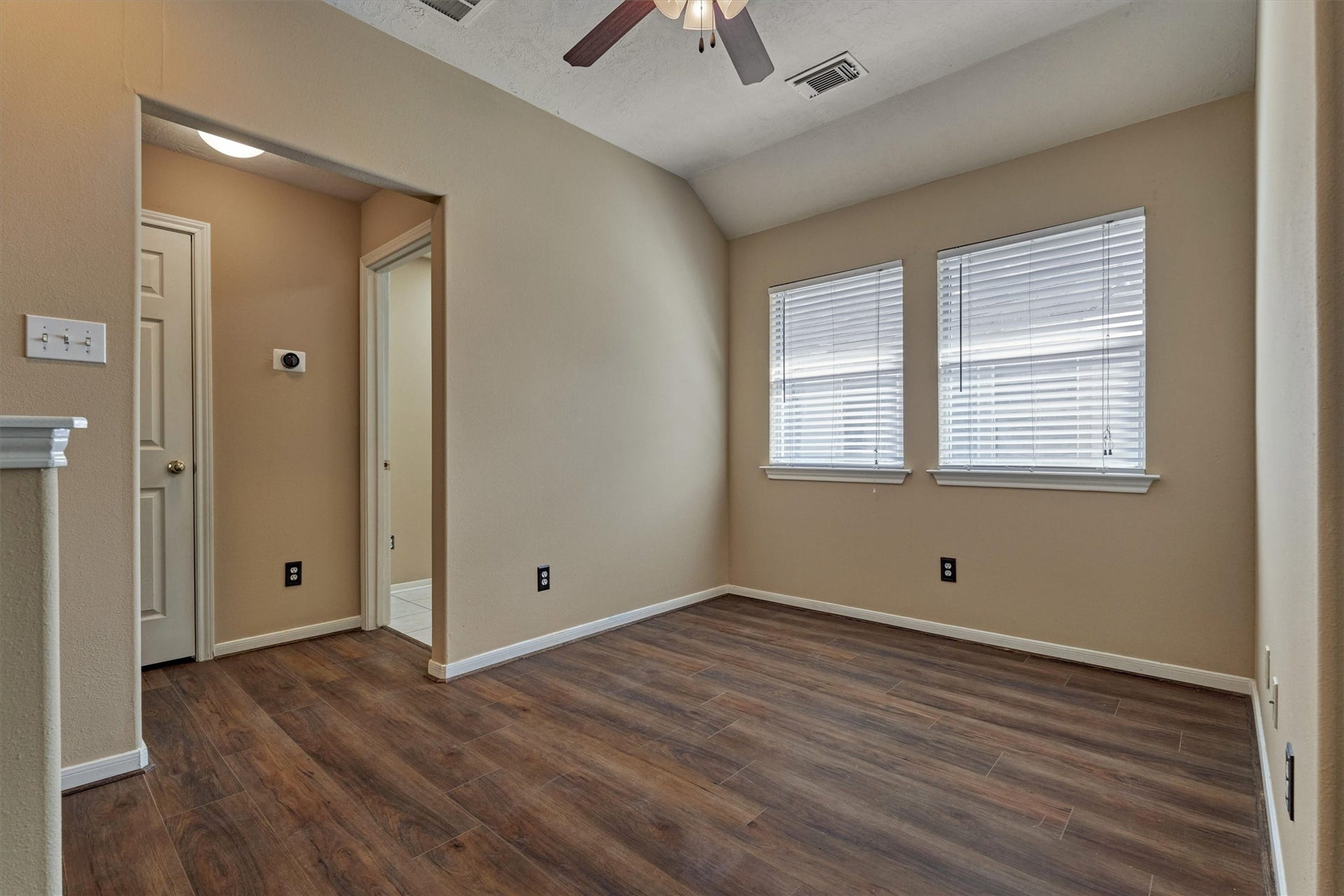 38 E Burberry Circle, The Woodlands, TX 77384 38 E Burberry Circle, The Woodlands, TX 77384