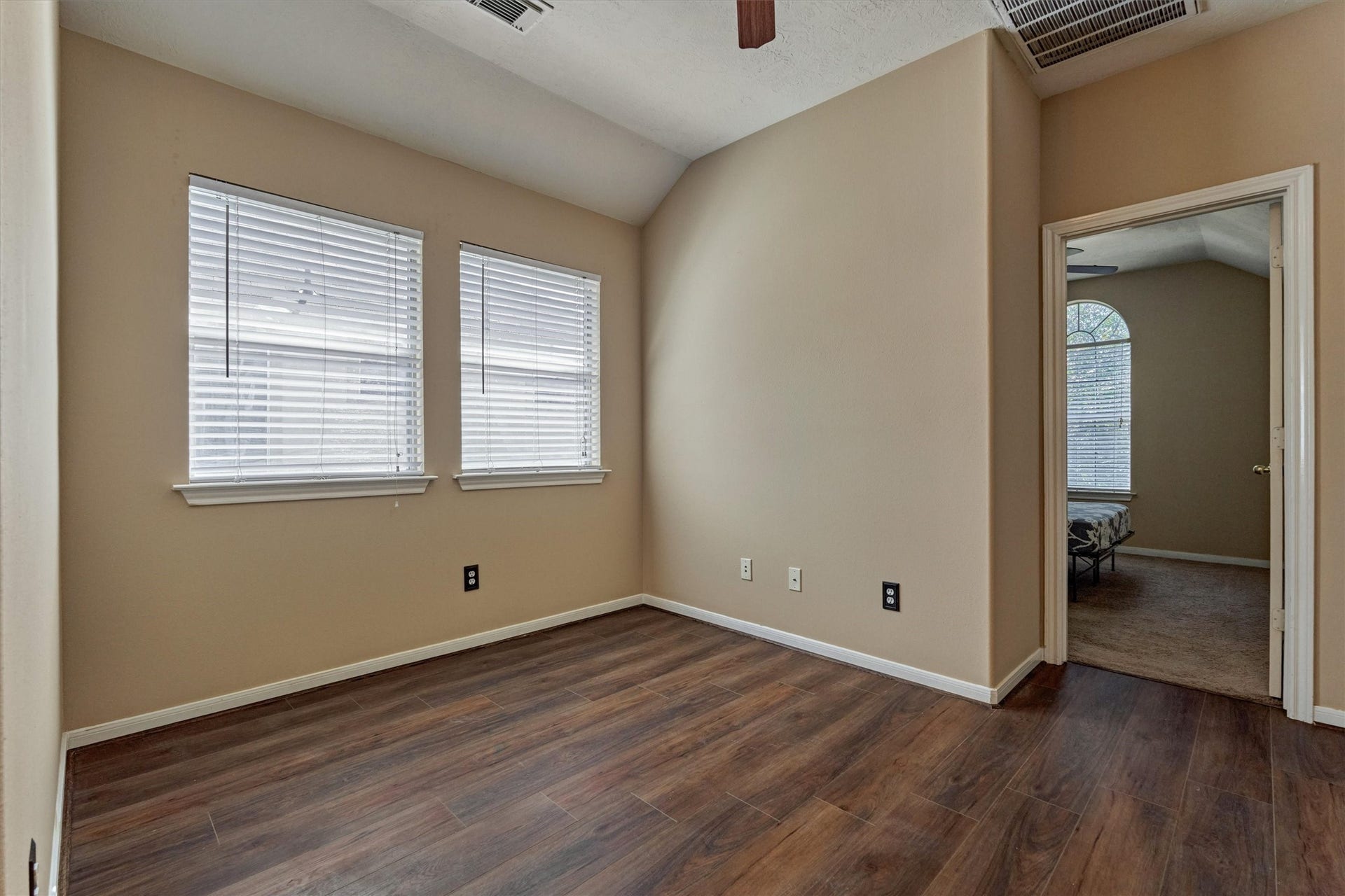 38 E Burberry Circle, The Woodlands, TX 77384 38 E Burberry Circle, The Woodlands, TX 77384