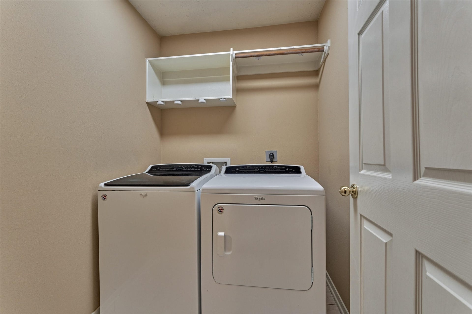 38 E Burberry Circle, The Woodlands, TX 77384 38 E Burberry Circle, The Woodlands, TX 77384