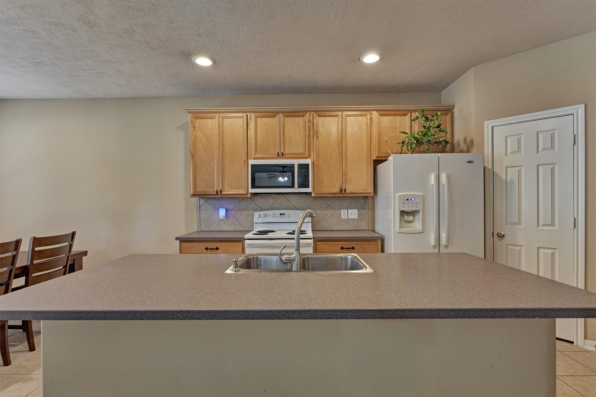 38 E Burberry Circle, The Woodlands, TX 77384 38 E Burberry Circle, The Woodlands, TX 77384