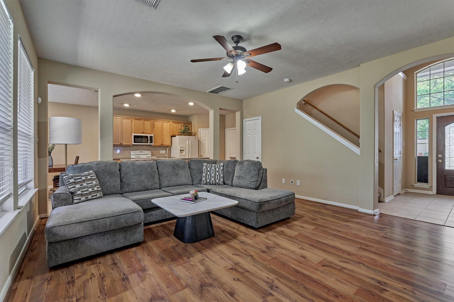 38 E Burberry Circle, The Woodlands, TX 77384 38 E Burberry Circle, The Woodlands, TX 77384