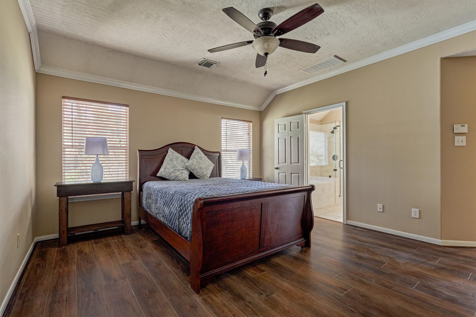 38 E Burberry Circle, The Woodlands, TX 77384 38 E Burberry Circle, The Woodlands, TX 77384
