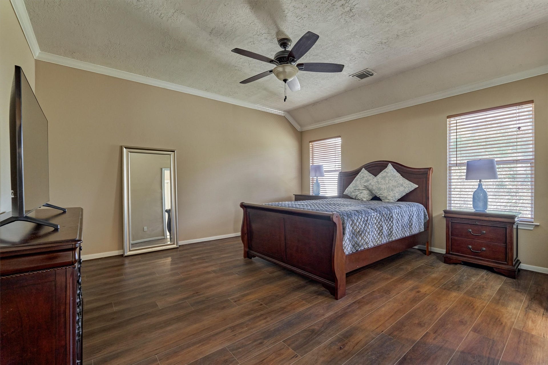 38 E Burberry Circle, The Woodlands, TX 77384 38 E Burberry Circle, The Woodlands, TX 77384