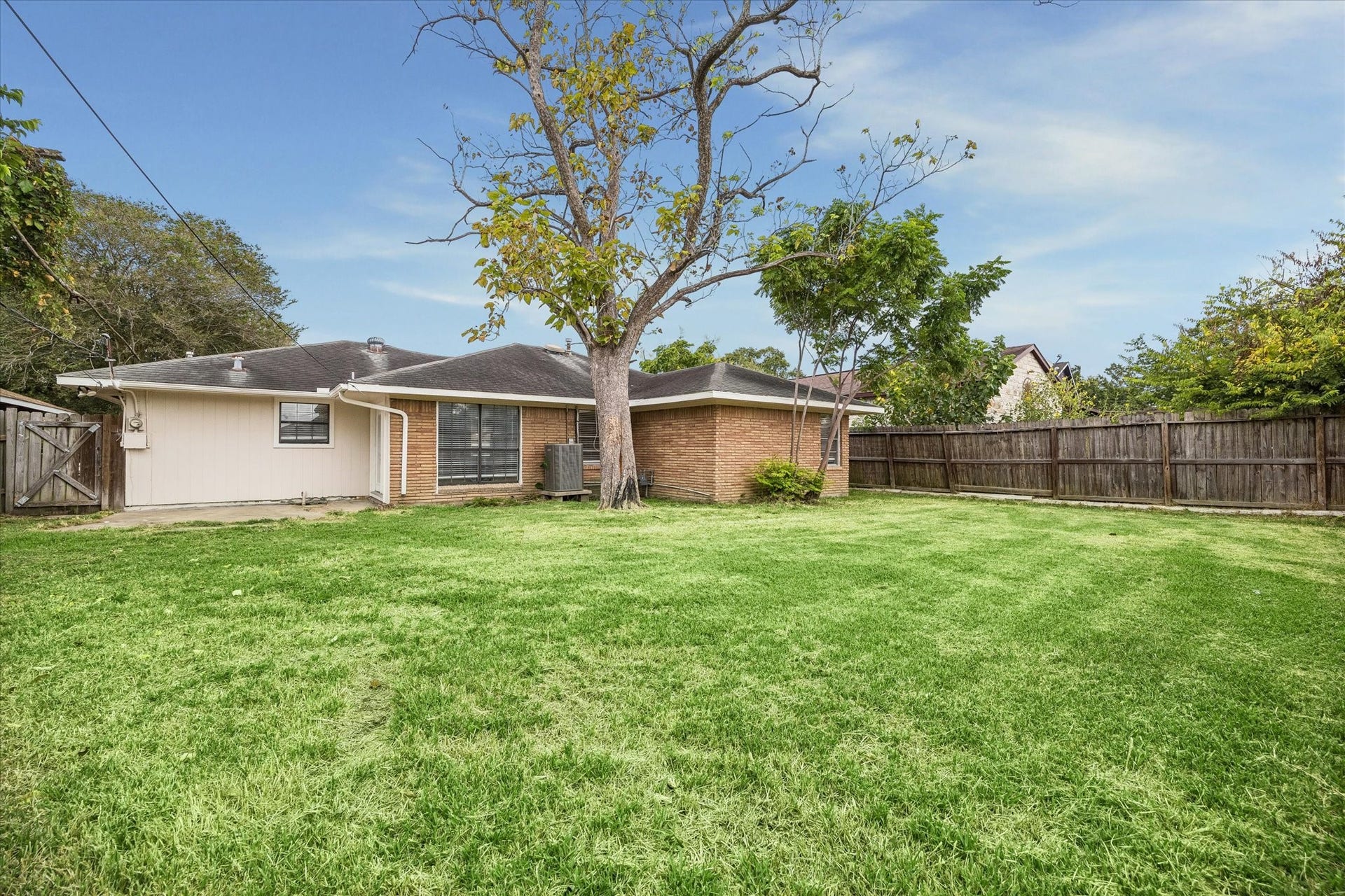 626 Sulphur Street, Houston, TX 77034 626 Sulphur Street, Houston, TX 77034