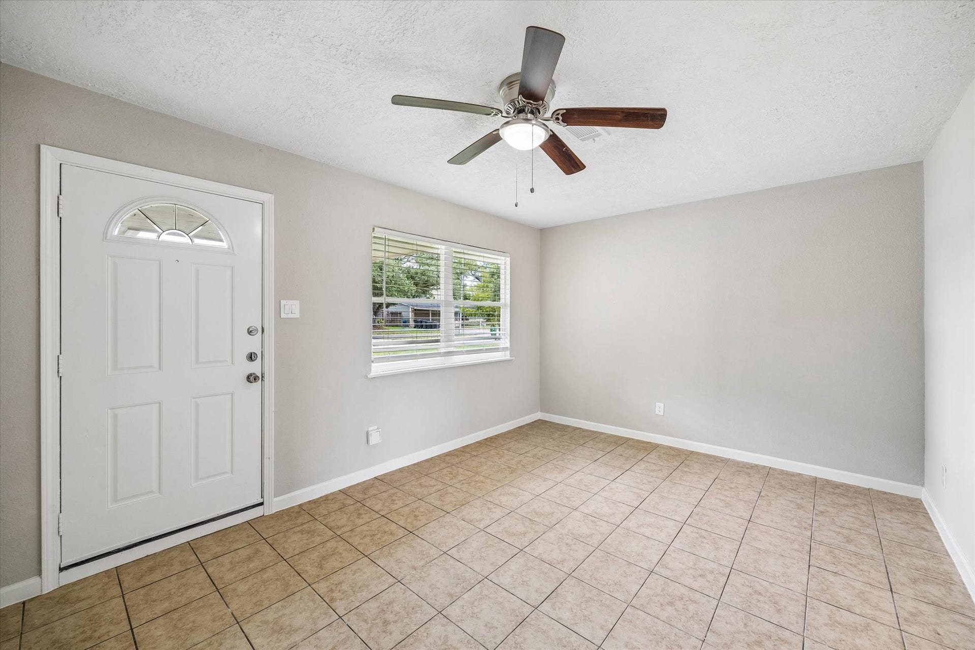 626 Sulphur Street, Houston, TX 77034 626 Sulphur Street, Houston, TX 77034