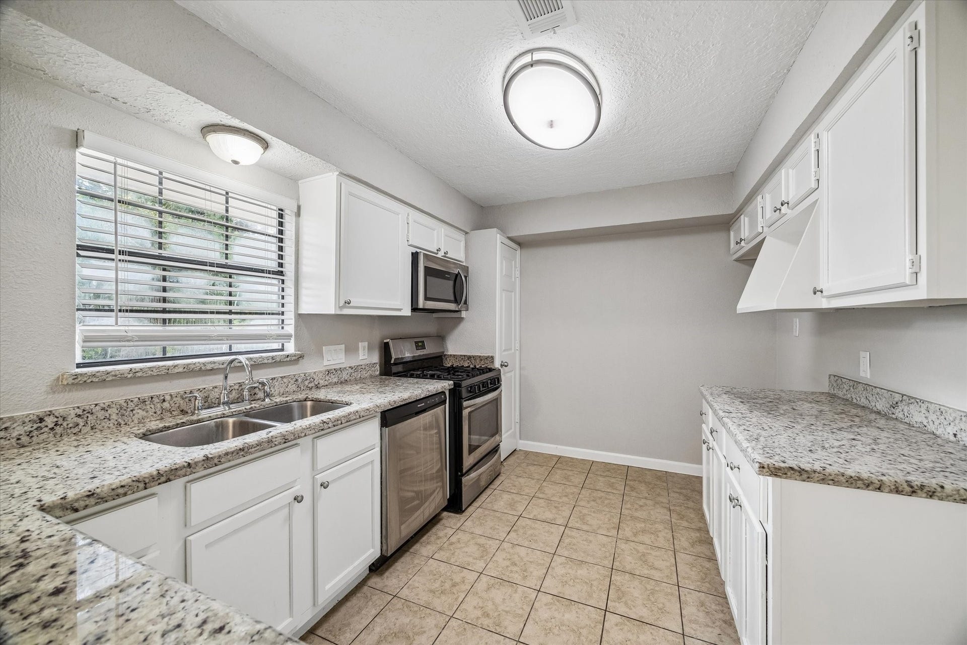 626 Sulphur Street, Houston, TX 77034 626 Sulphur Street, Houston, TX 77034