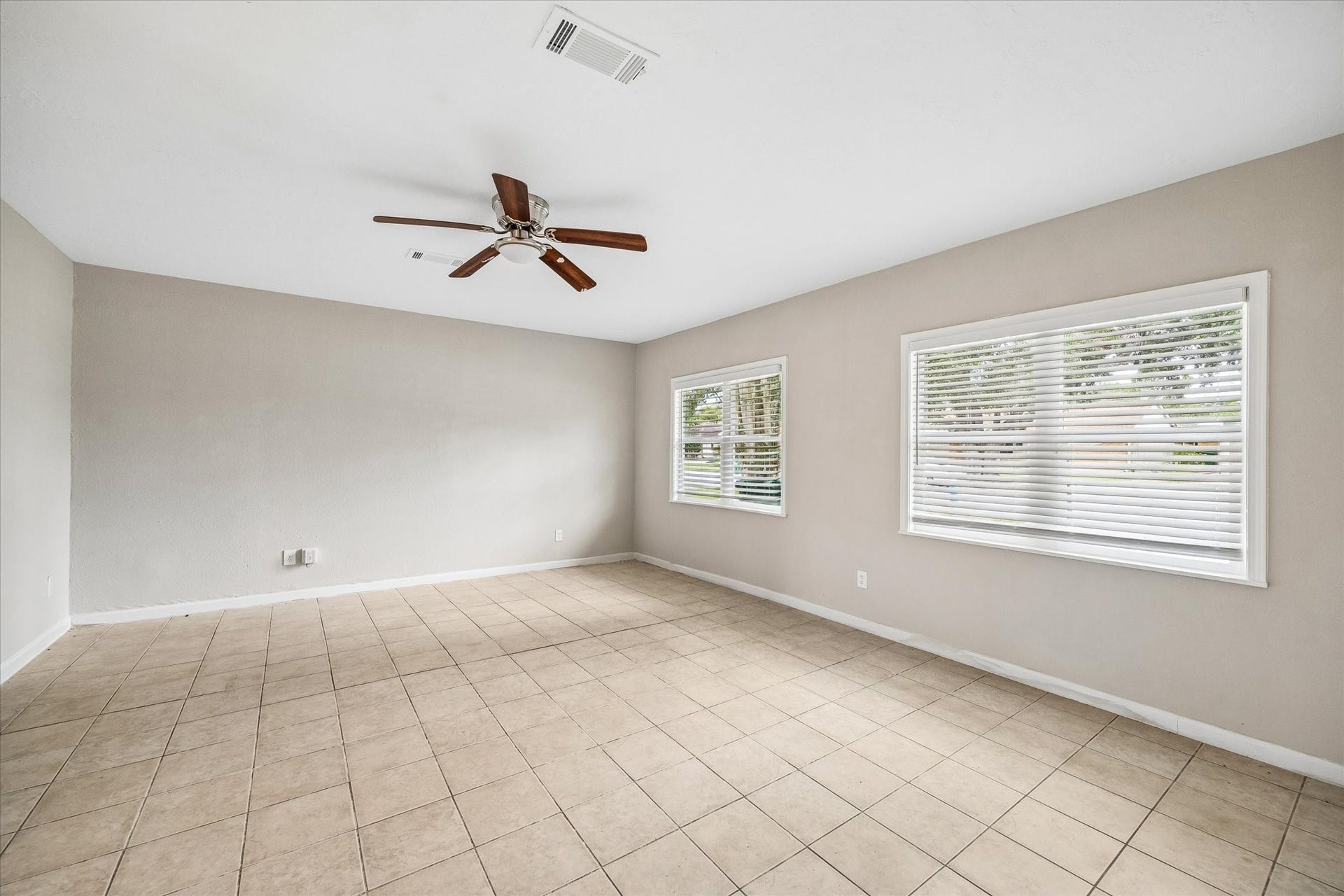 626 Sulphur Street, Houston, TX 77034 626 Sulphur Street, Houston, TX 77034