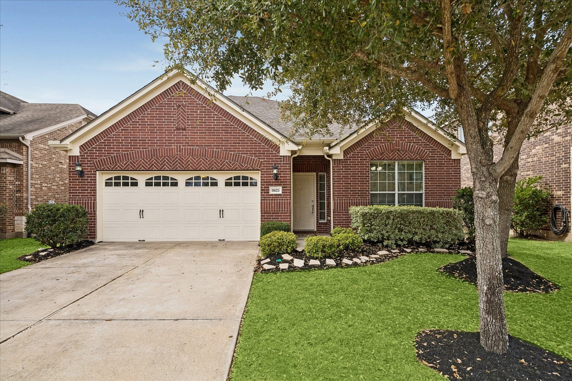 9623 Cherry Quartz Court, Katy, TX 77494 Welcome home to 9623 Cherry Quartz Ct!