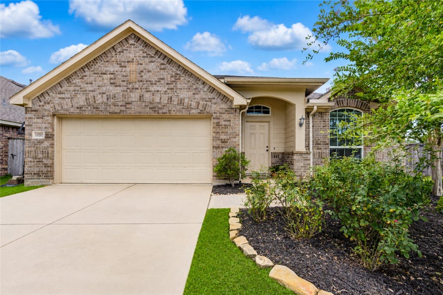 Property photo for 13707 Arcadia Creek Lane, Rosharon, TX
