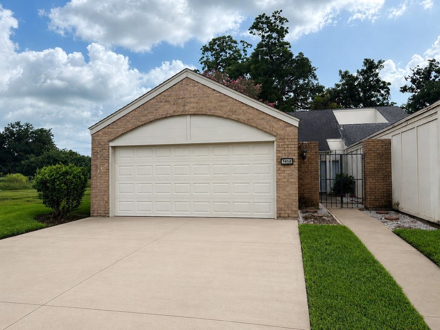 Property photo for 1858 Veranda Drive, West Columbia, TX