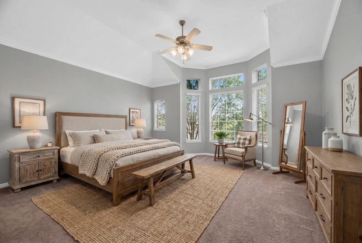 1319 Oneil Street, Houston, TX 77019 Virtually staging primary bedroom