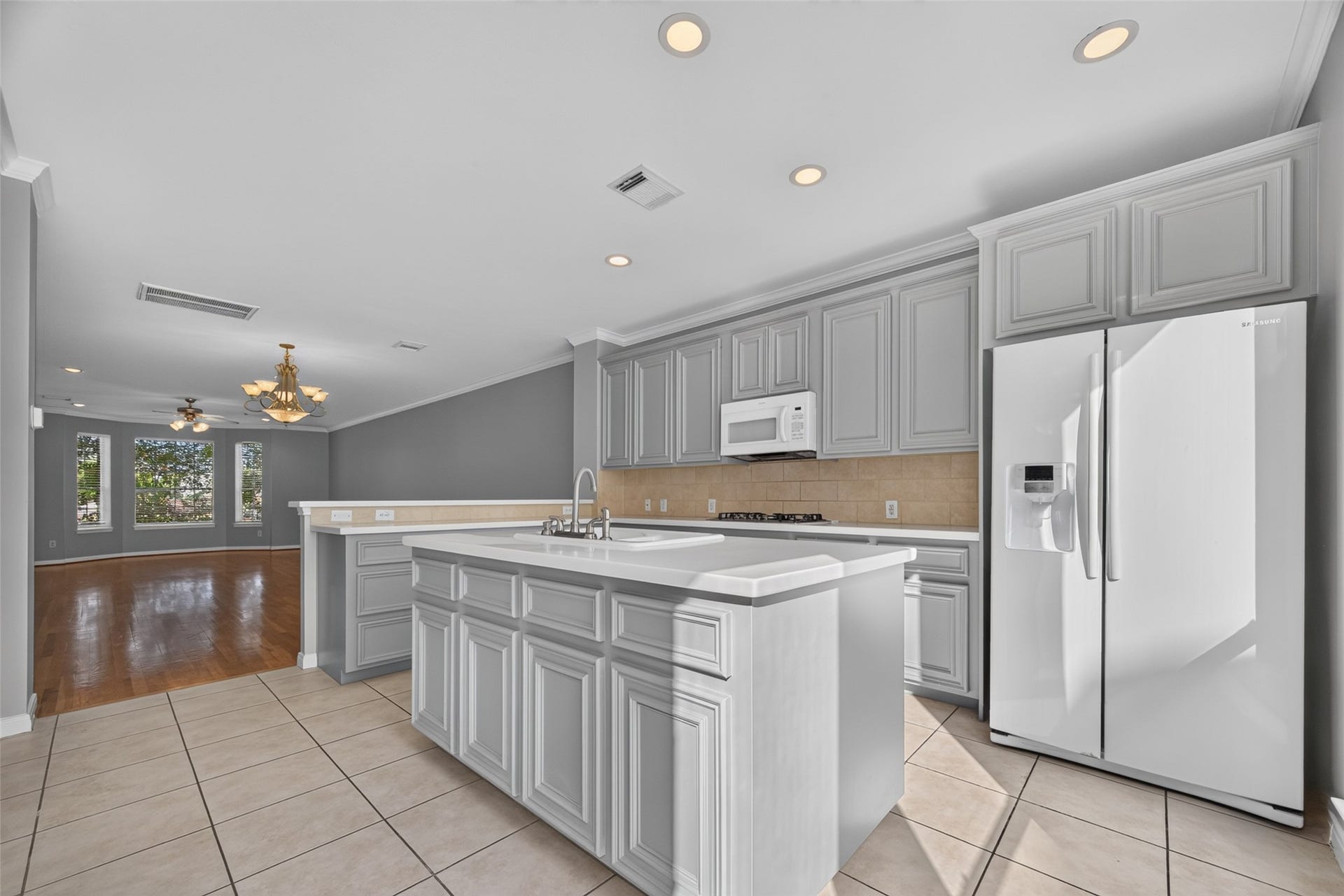 1319 Oneil Street, Houston, TX 77019 1319 Oneil Street, Houston, TX 77019