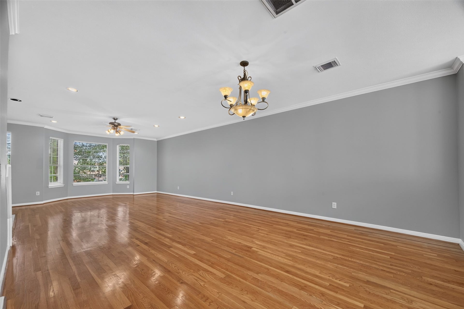 1319 Oneil Street, Houston, TX 77019 1319 Oneil Street, Houston, TX 77019