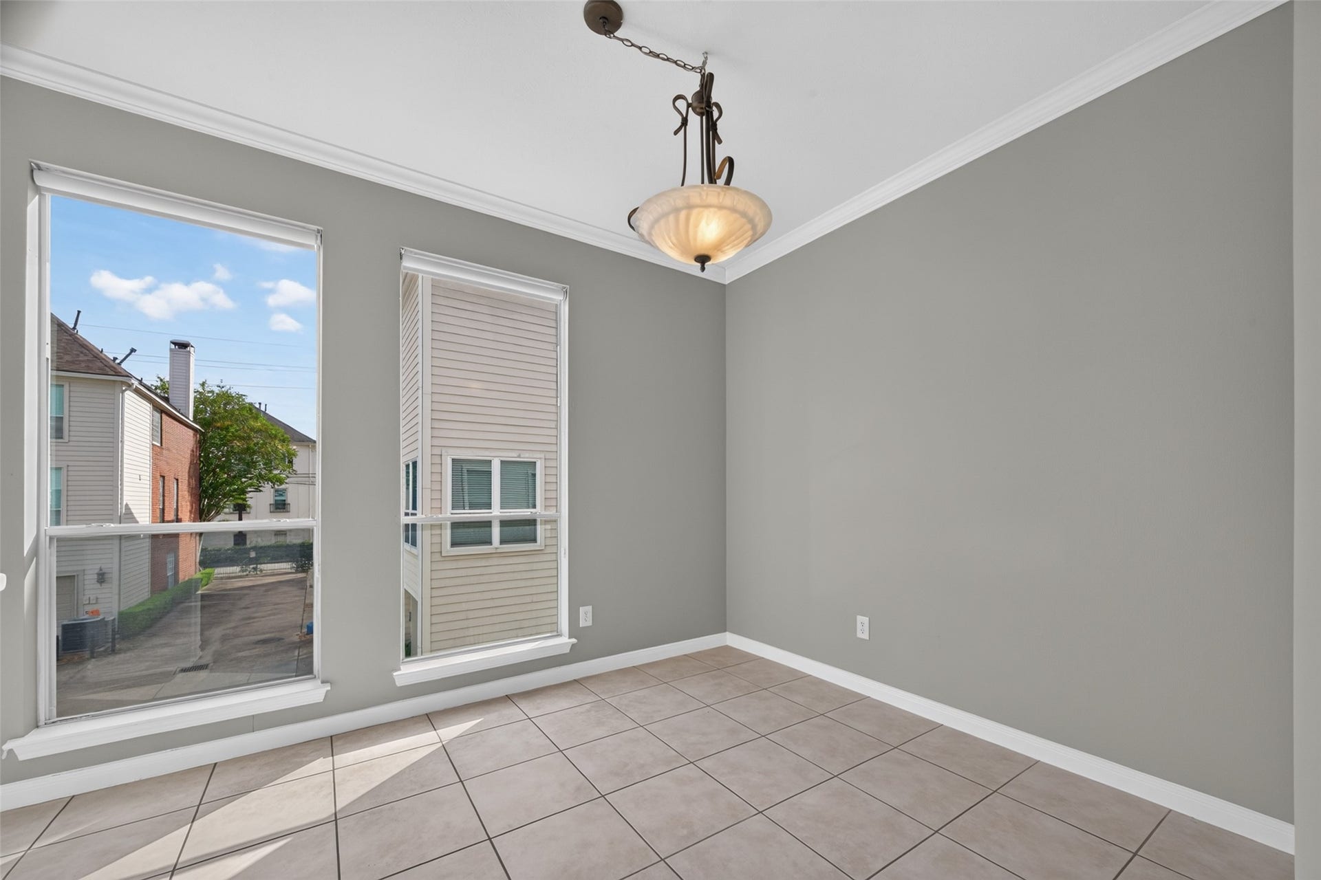 1319 Oneil Street, Houston, TX 77019 1319 Oneil Street, Houston, TX 77019