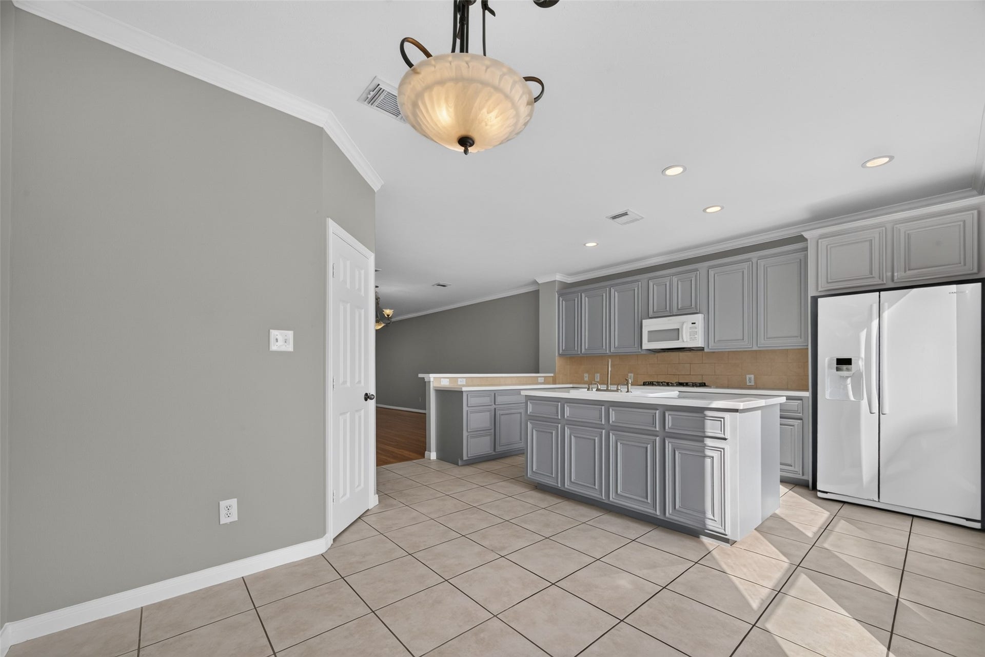 1319 Oneil Street, Houston, TX 77019 1319 Oneil Street, Houston, TX 77019