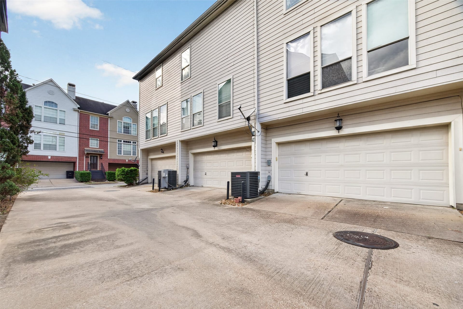 1319 Oneil Street, Houston, TX 77019 1319 Oneil Street, Houston, TX 77019