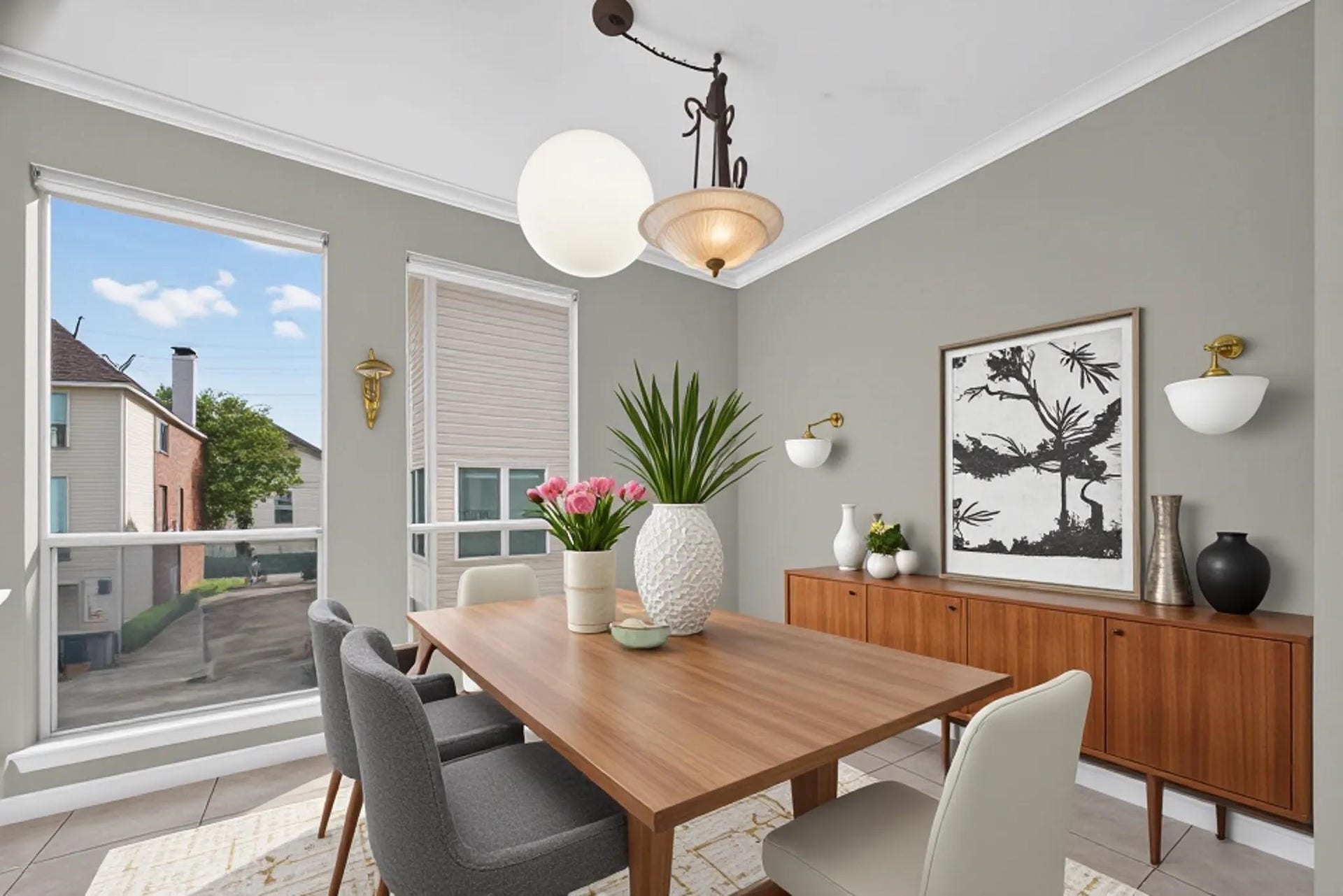 1319 Oneil Street, Houston, TX 77019 Virtually stage dining area