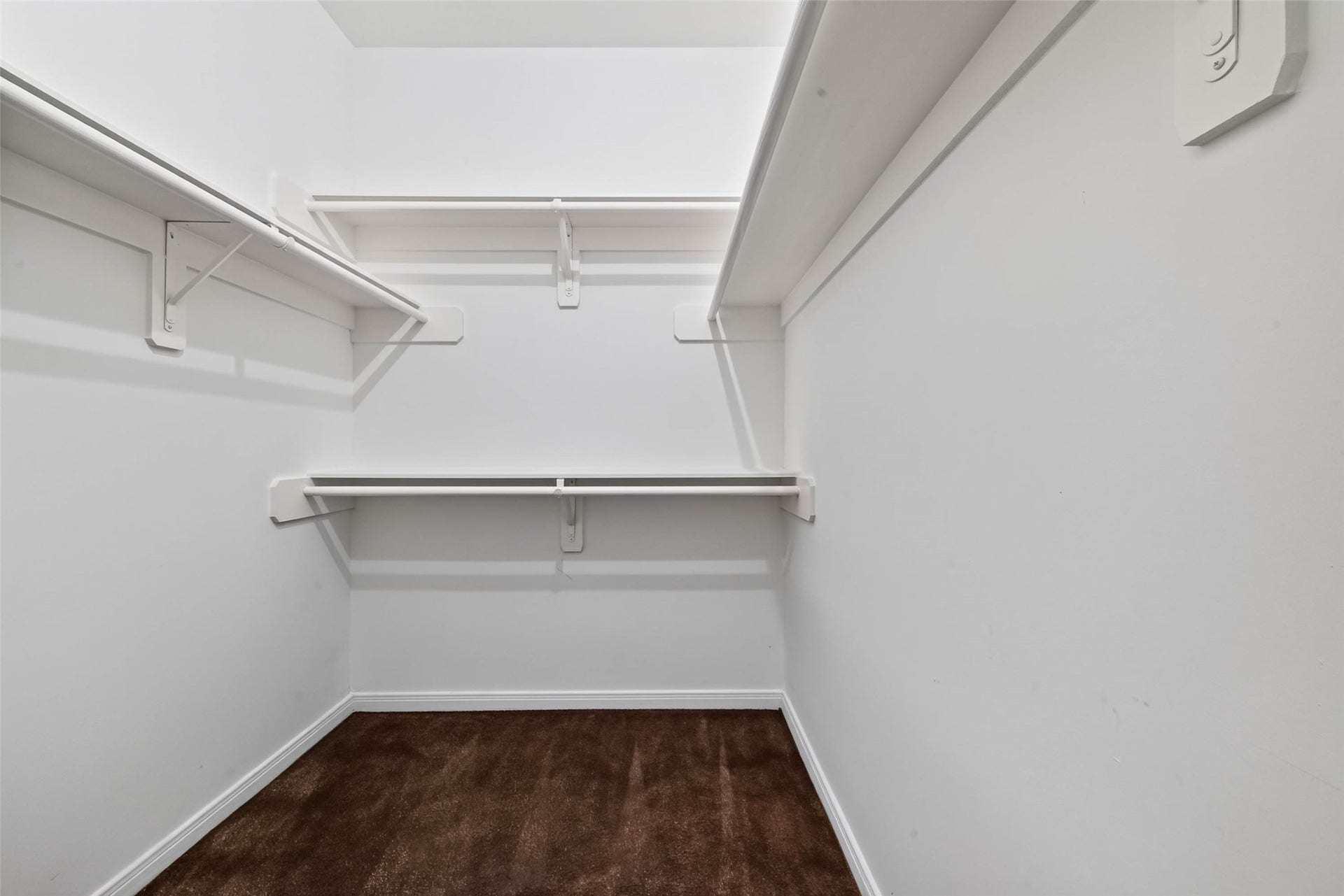 1319 Oneil Street, Houston, TX 77019 Huge walk in closet on 1st floor
