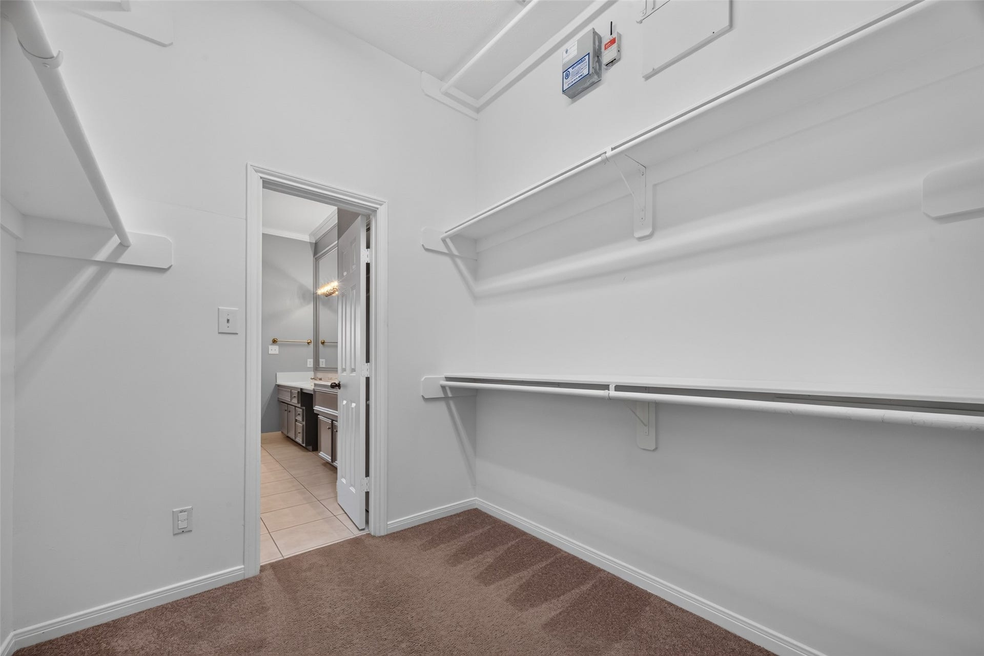1319 Oneil Street, Houston, TX 77019 Huge walk in closet
