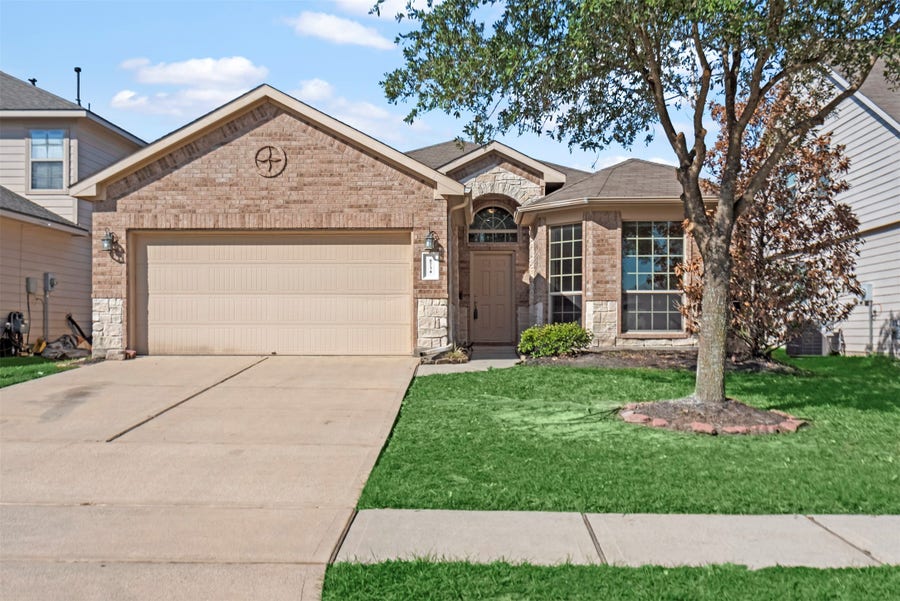 Property photo for 8734 Auburn Mane Drive, Tomball, TX