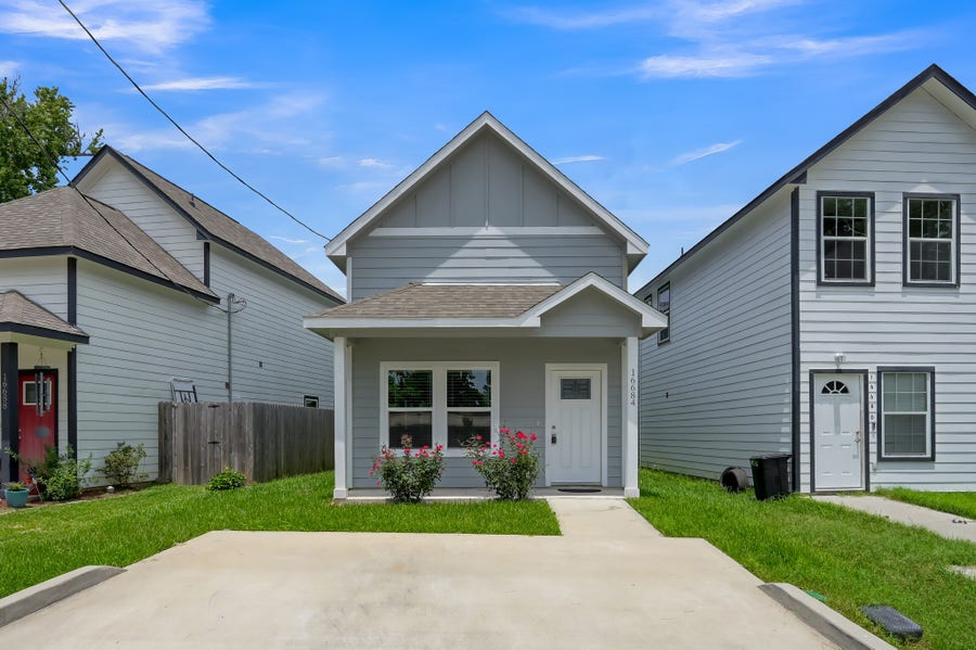 Property photo for 16684 E Ivanhoe, Montgomery, TX