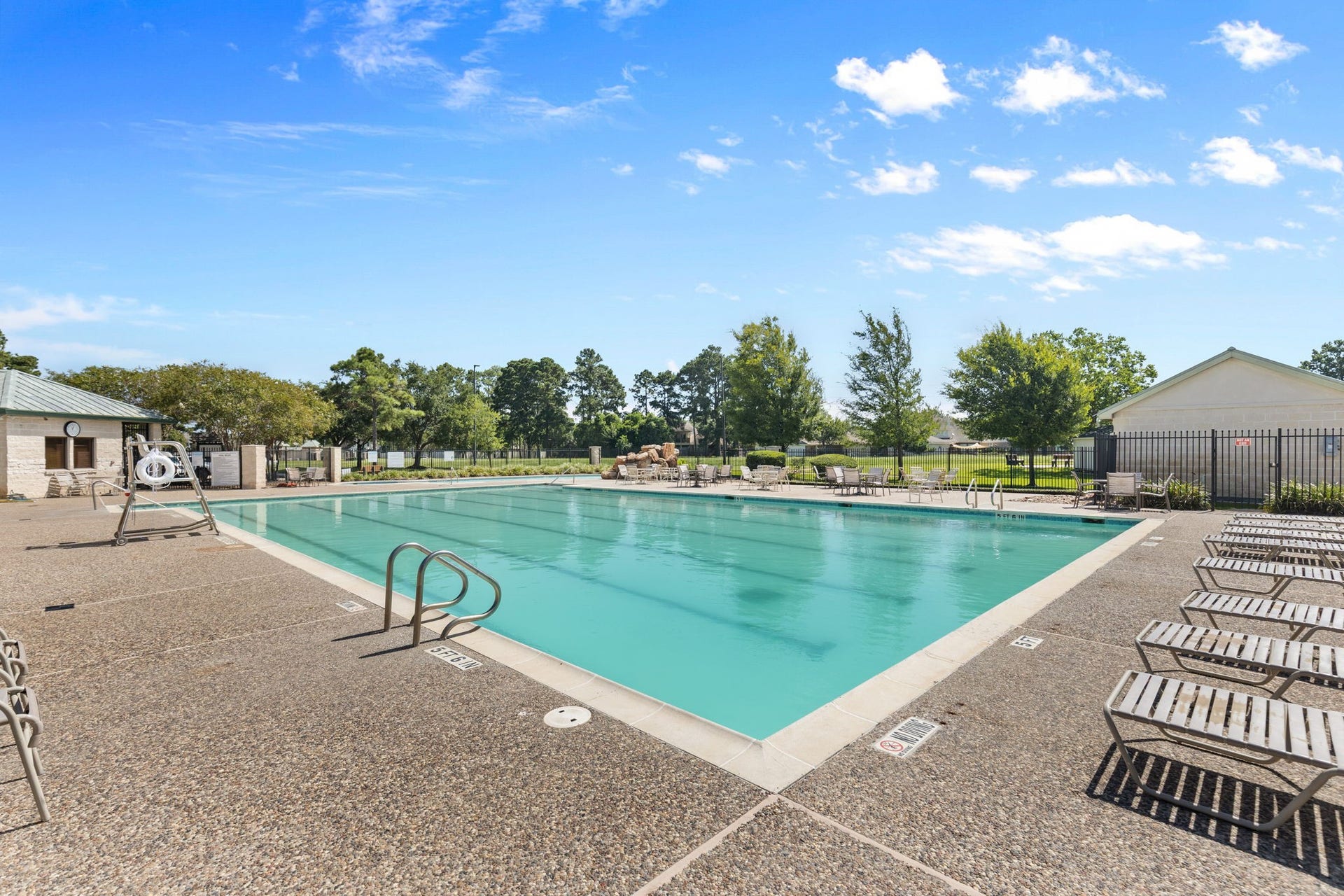 19327 Cloud Peak Drive, Tomball, TX 77377 19327 Cloud Peak Drive, Tomball, TX 77377