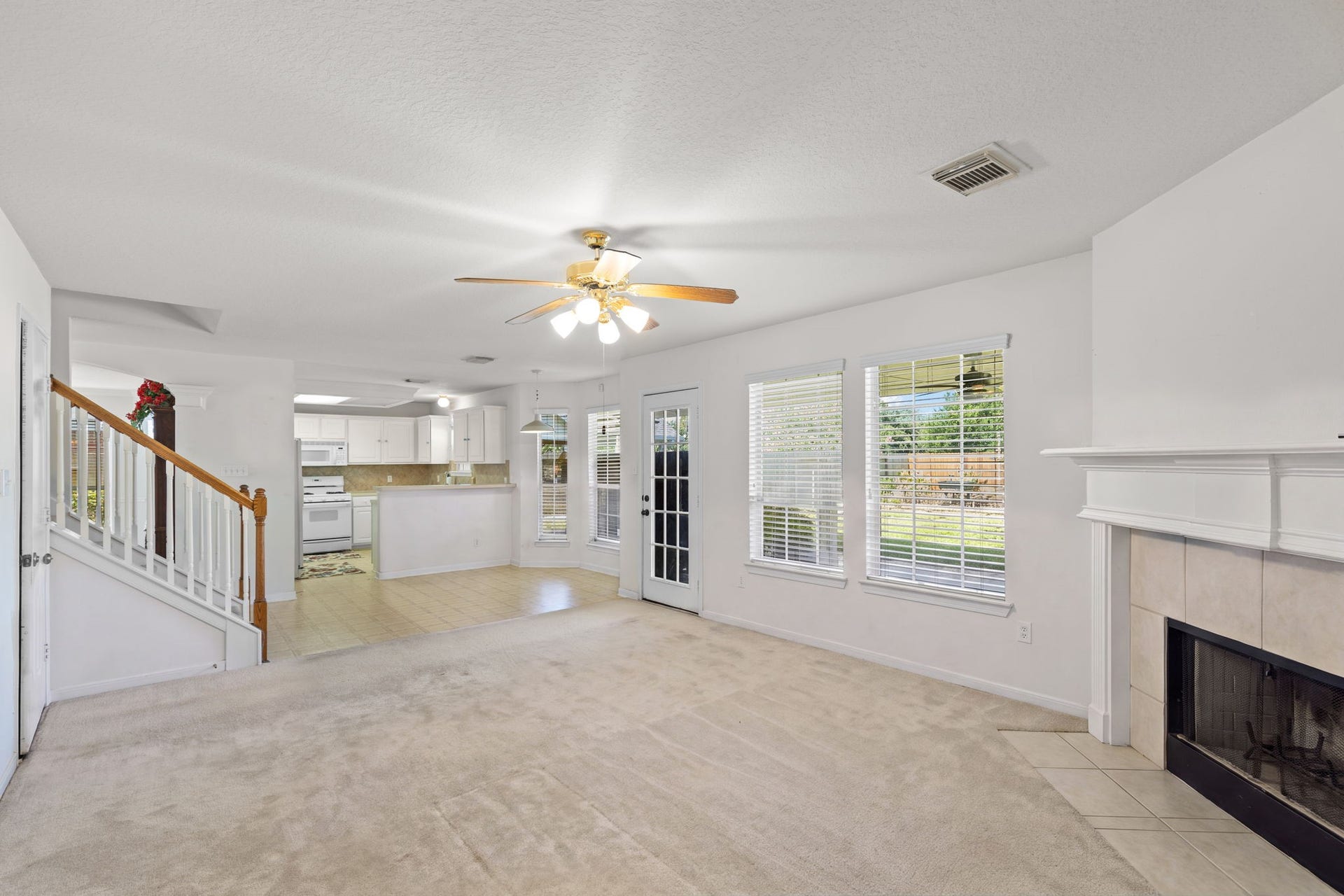 19327 Cloud Peak Drive, Tomball, TX 77377 19327 Cloud Peak Drive, Tomball, TX 77377