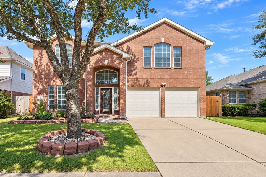 Property photo for 19327 Cloud Peak Drive, Tomball, TX