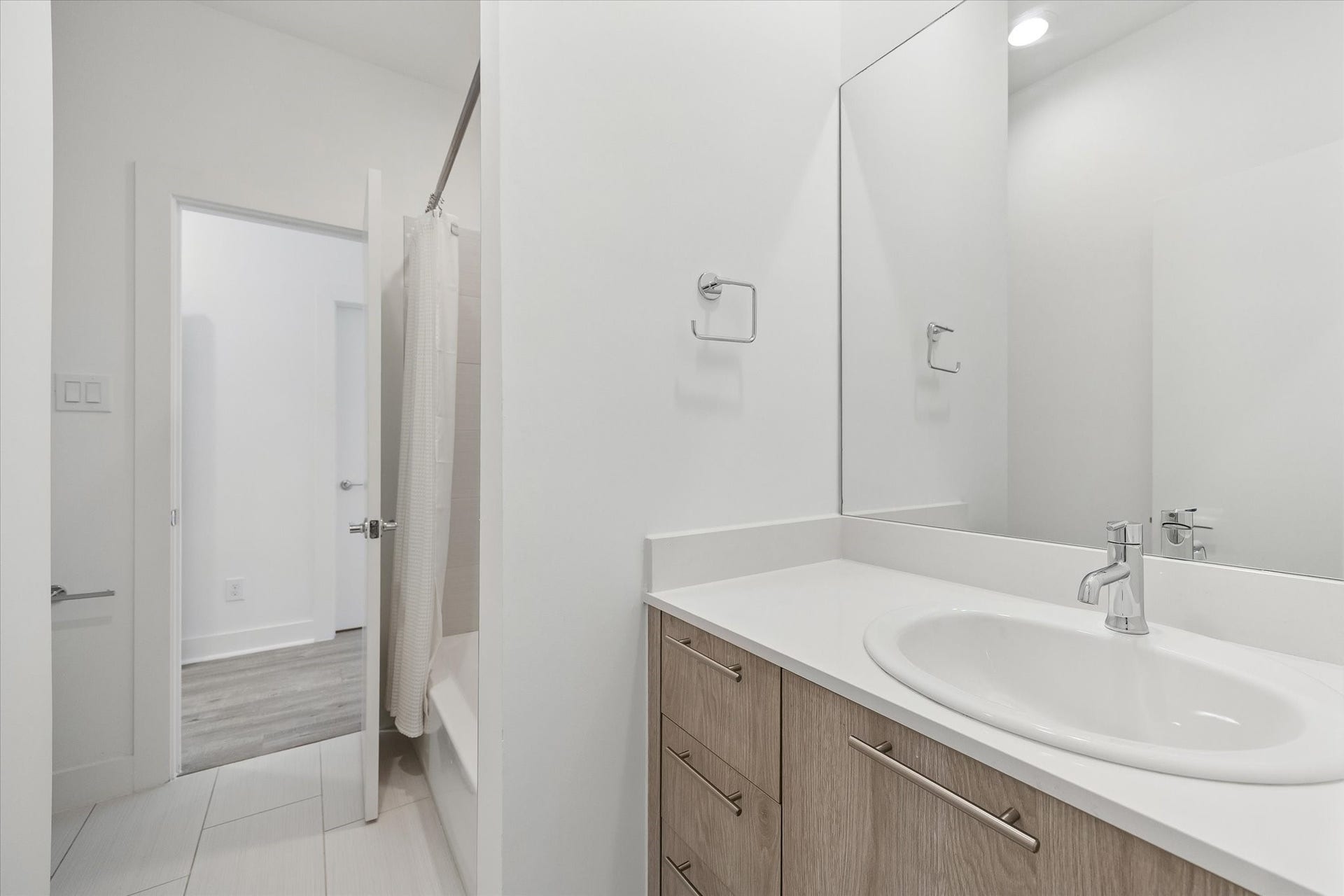 1111 Louise Street, Houston, TX 77009 1111 Louise Street, Houston, TX 77009