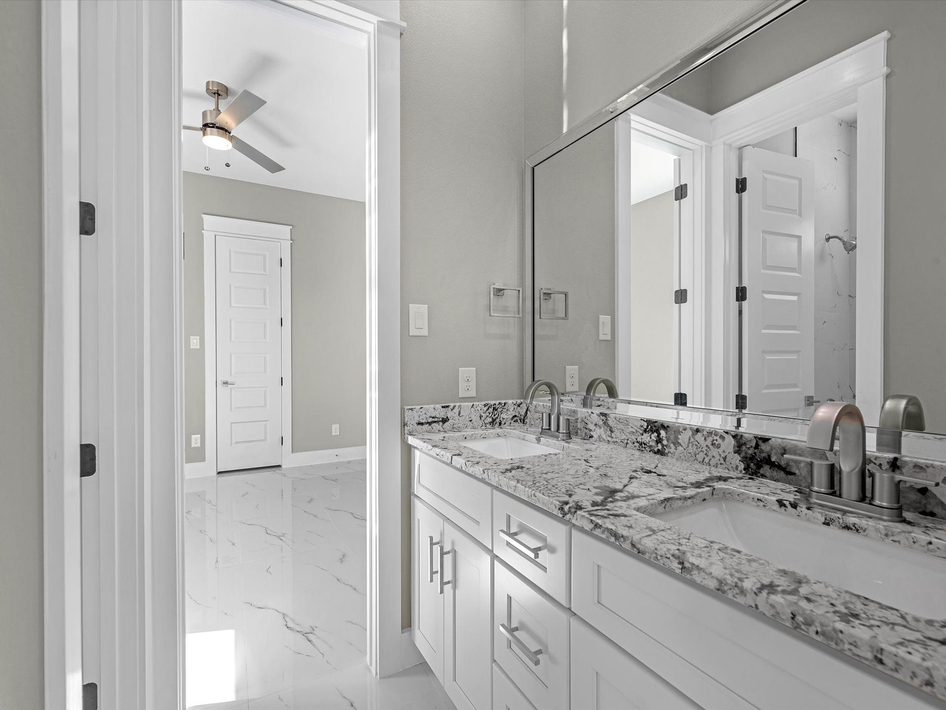 1336 Road 66113, Dayton, TX 77535 All images are for illustrative purposes only and are intended to convey the concept and vision of the home. Images are for guidance only,