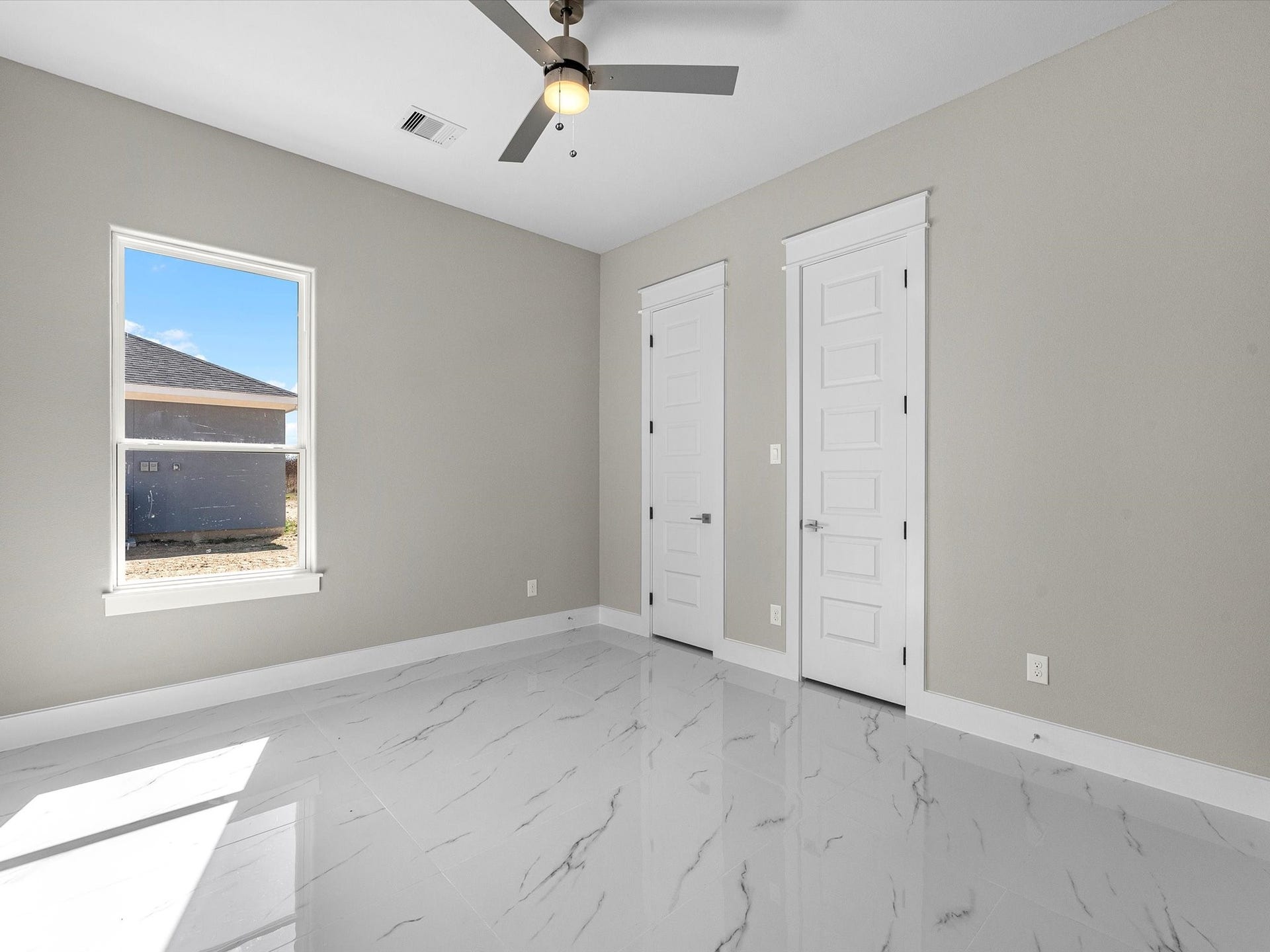 1336 Road 66113, Dayton, TX 77535 All images are for illustrative purposes only and are intended to convey the concept and vision of the home. Images are for guidance only,