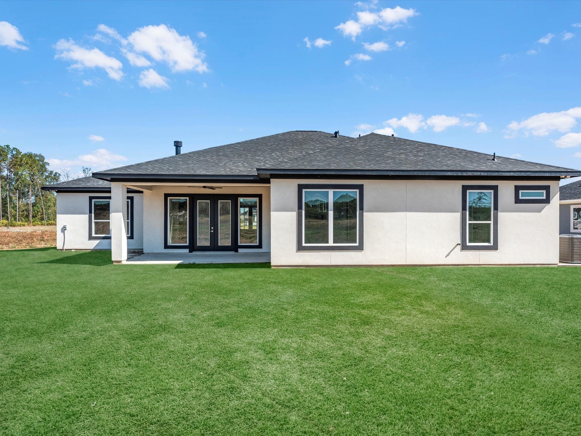1336 Road 66113, Dayton, TX 77535 All images are for illustrative purposes only and are intended to convey the concept and vision of the home. Images are for guidance only,