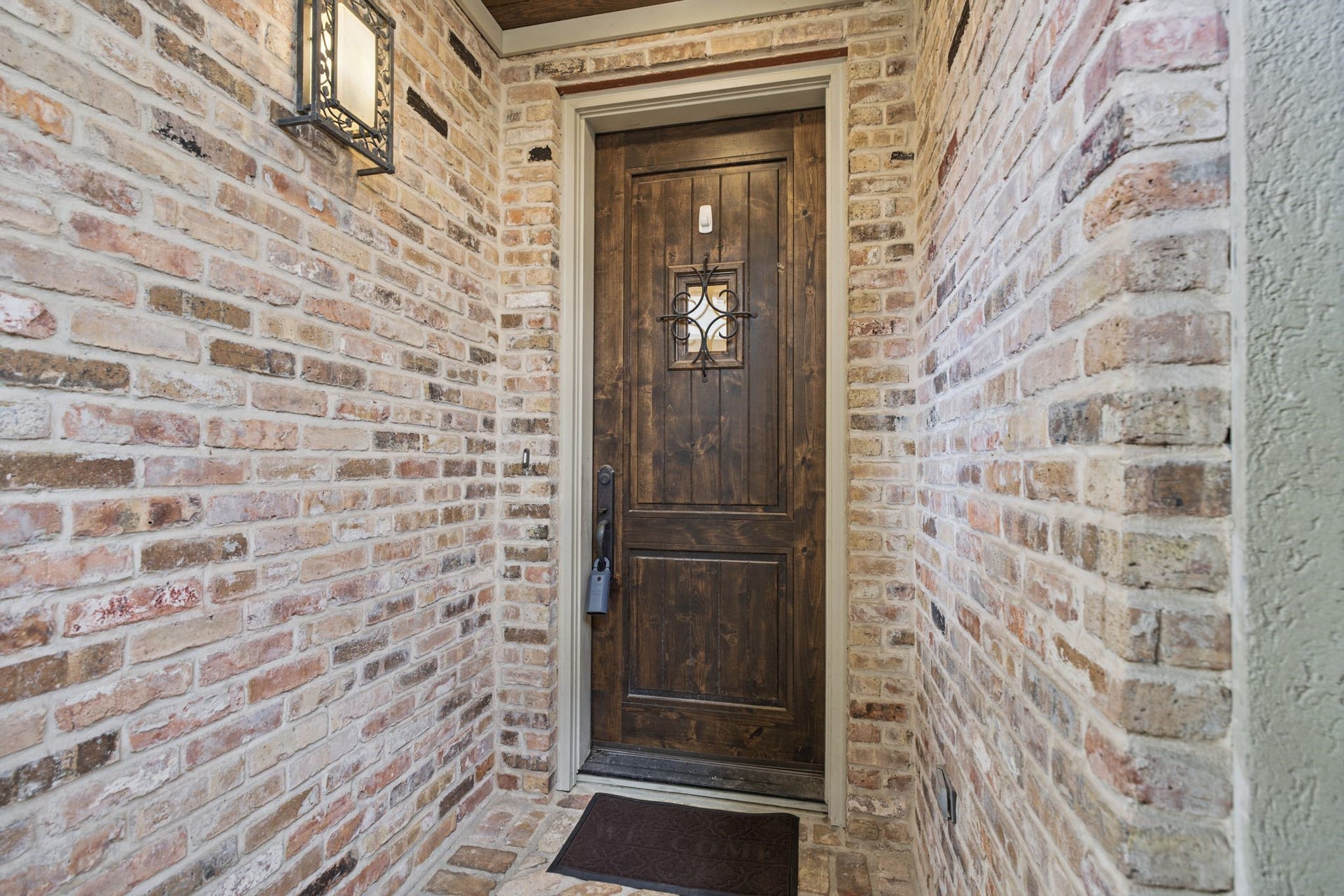 4122 Floyd Street, #A, Houston, TX 77007 Front Entry Beyond the handsome wood front door, a warm welcome awaits. Step inside and discover a home where Mediterranean charm, inviting spaces, and thoughtful details make you feel immediately at home.