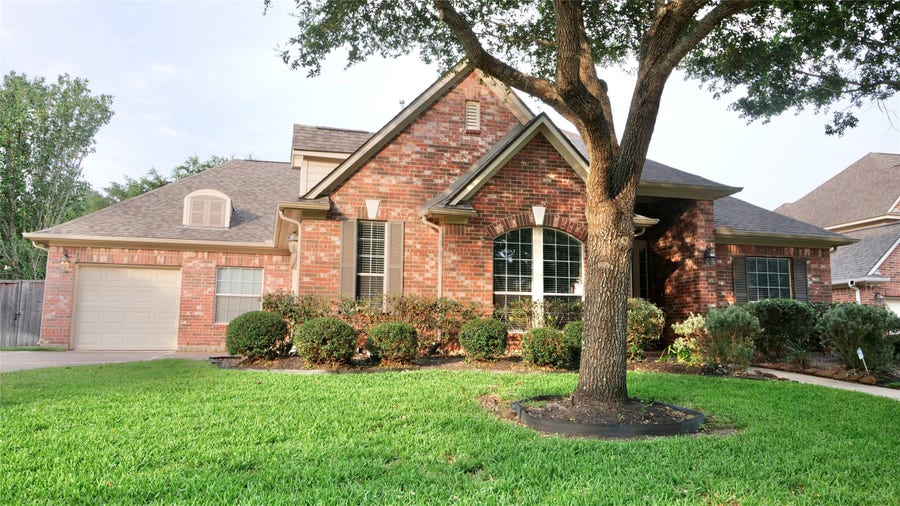 Property photo for 8303 Crescent Knolls Drive, Richmond, TX