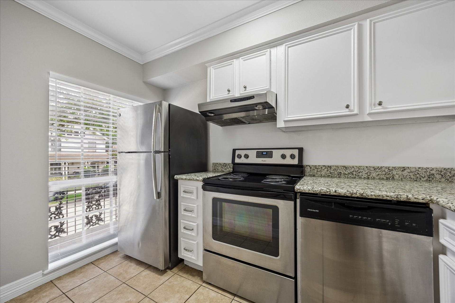 201 Emerson Street, #10, Houston, TX 77006