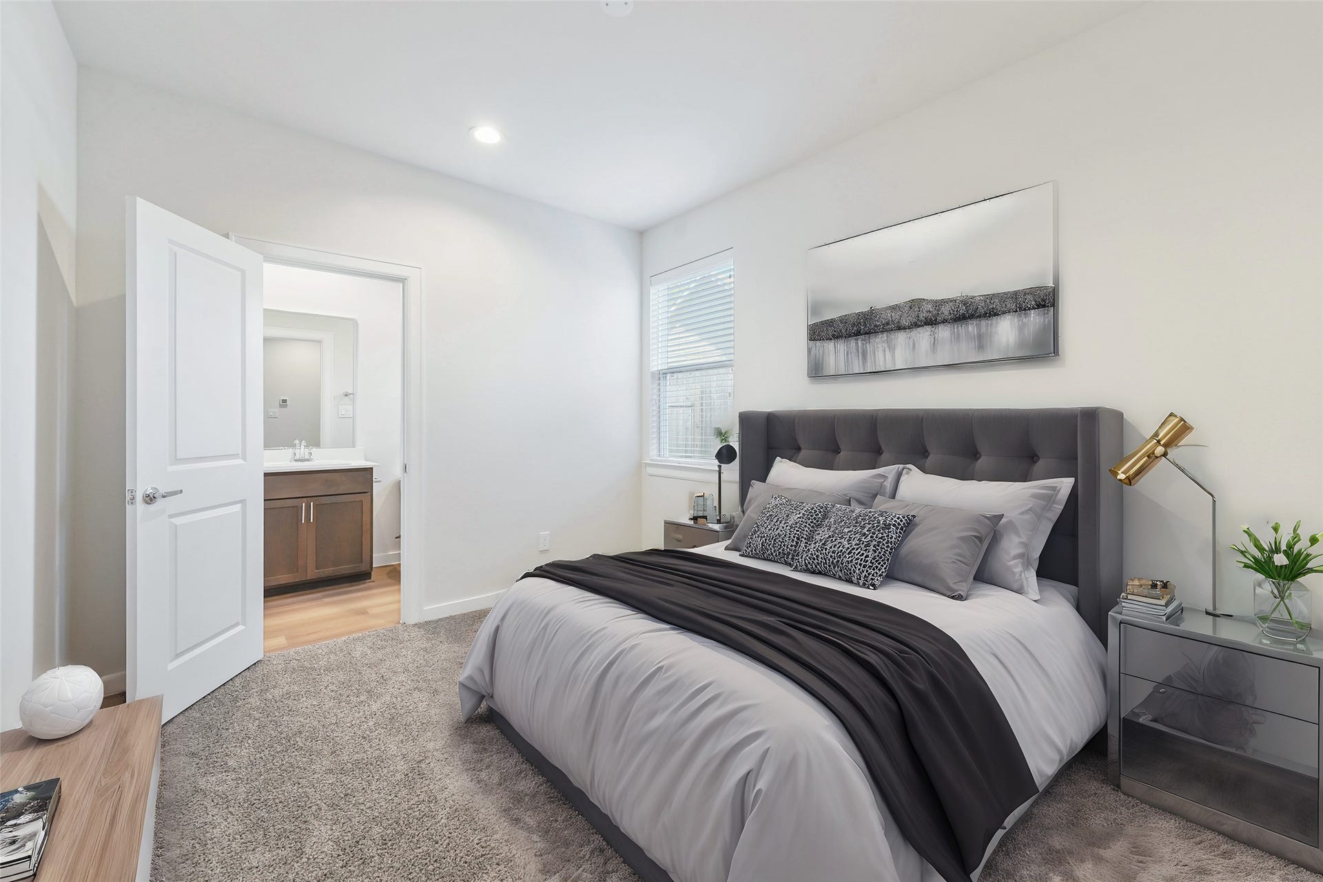 1013 Erin Street, #V, Houston, TX 77009 1st Floor Bedroom and ensuite Full Bathroom