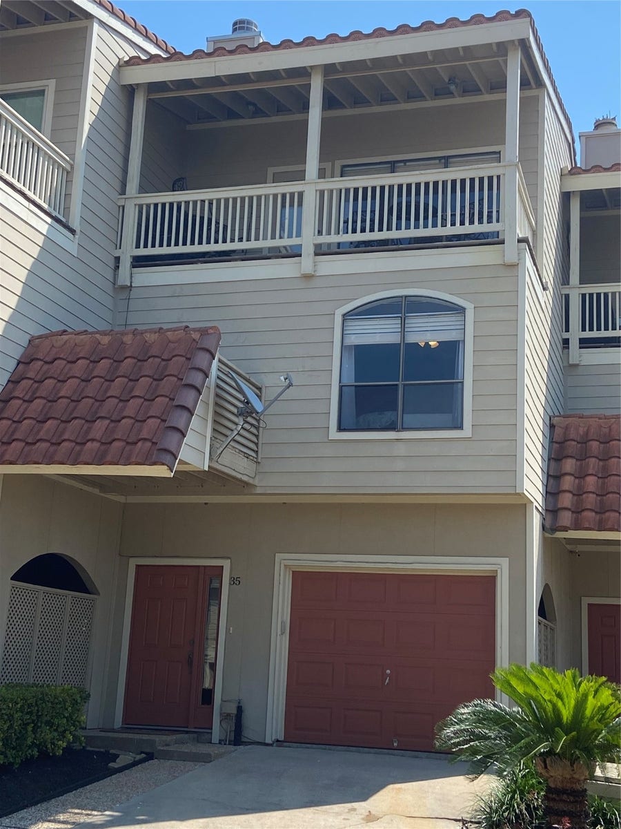Property photo for 35 Dana Drive, Galveston, TX