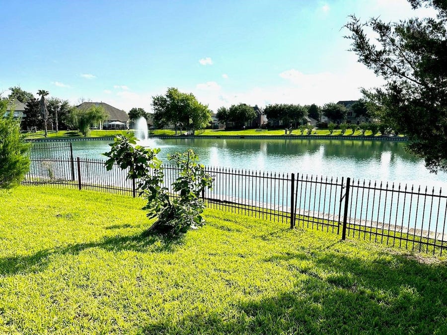 Property photo for 6811 Sable River Court, Missouri City, TX