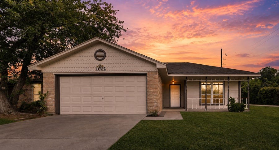 Property photo for 1002 Afton Court, Tomball, TX