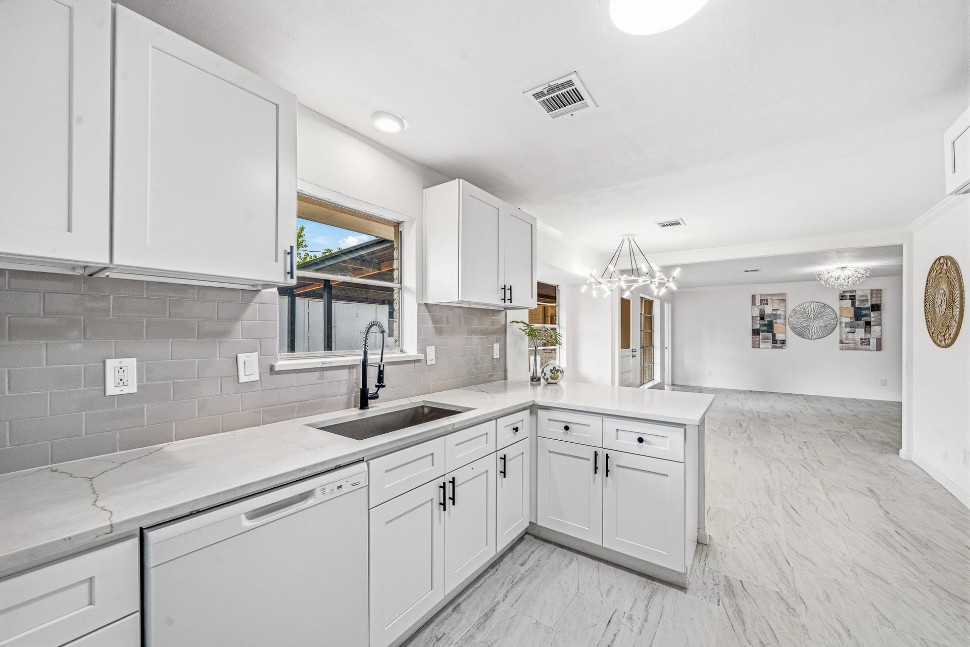 111 Princess Drive, Houston, TX 77034 111 Princess Drive, Houston, TX 77034