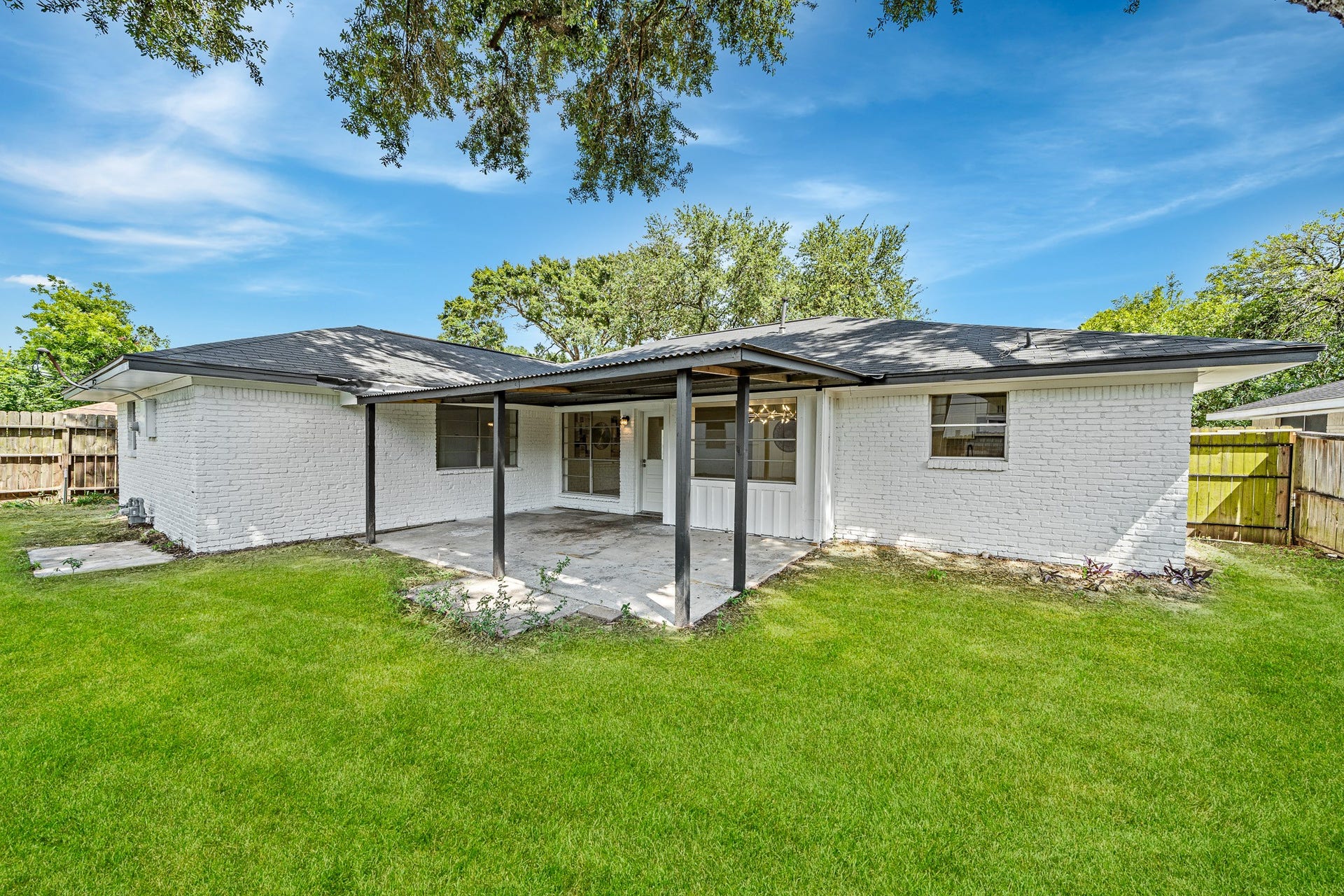 111 Princess Drive, Houston, TX 77034 111 Princess Drive, Houston, TX 77034