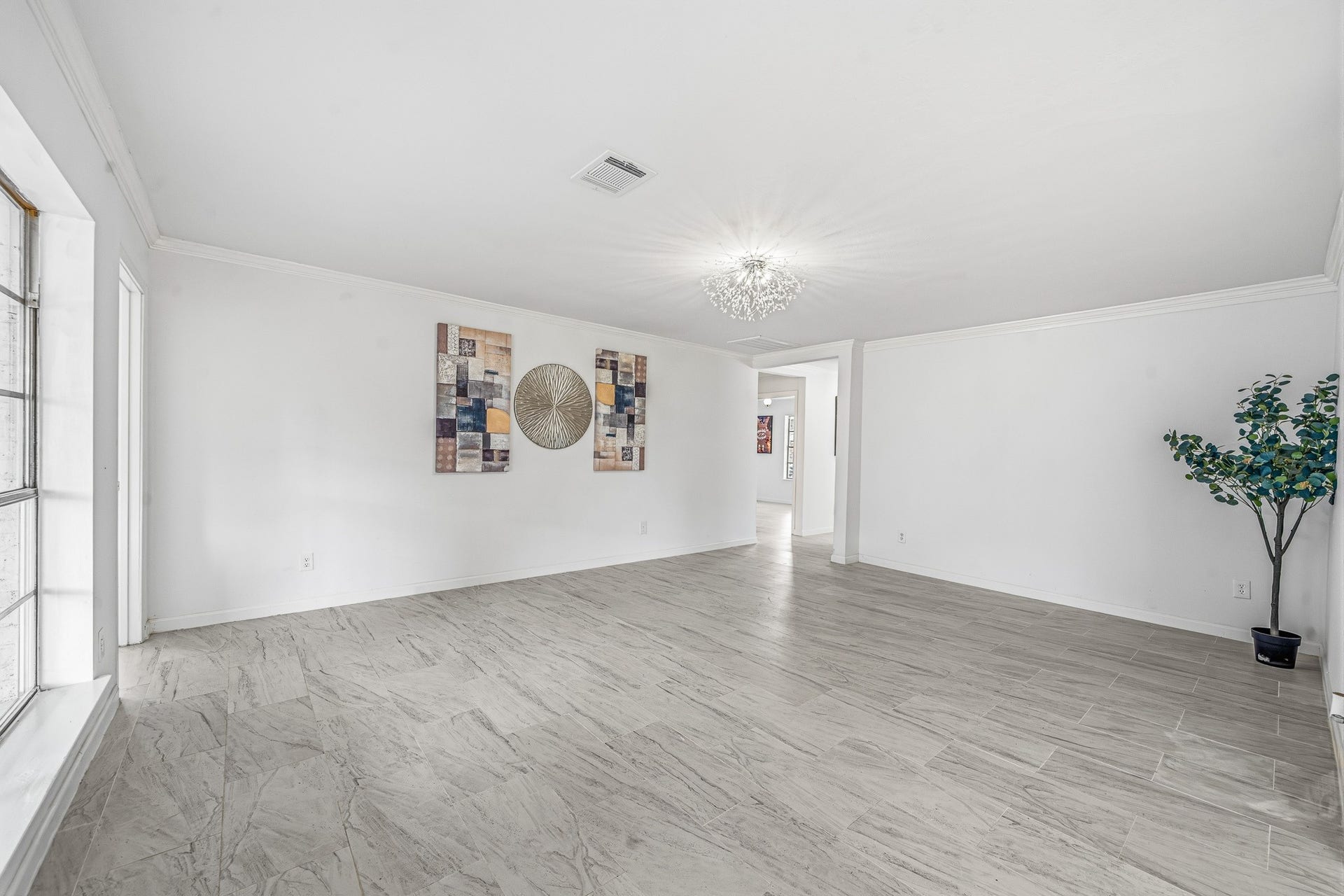 111 Princess Drive, Houston, TX 77034 111 Princess Drive, Houston, TX 77034